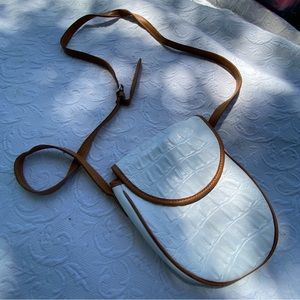 unisa made in uraguay brown and white crossbody